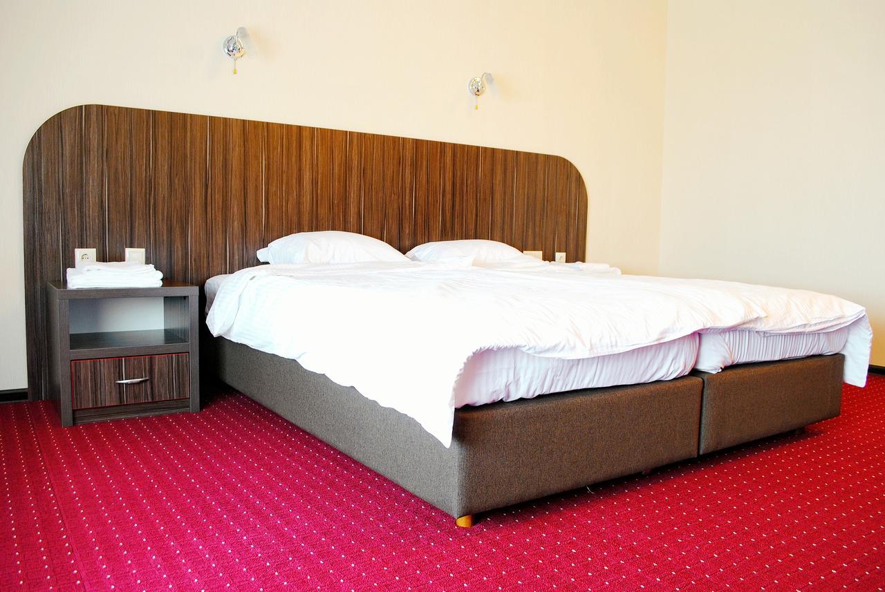 Hotel Restaurant Complex Roman'S Vishenki  Zewnętrze zdjęcie